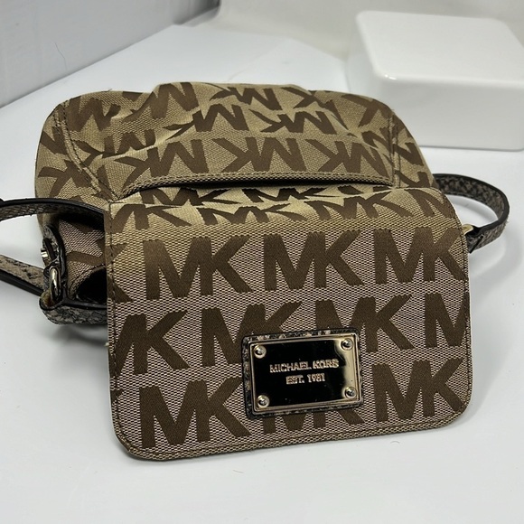 Michael Kors Logo Mini Crossbody Bag - Picture 10 of 10